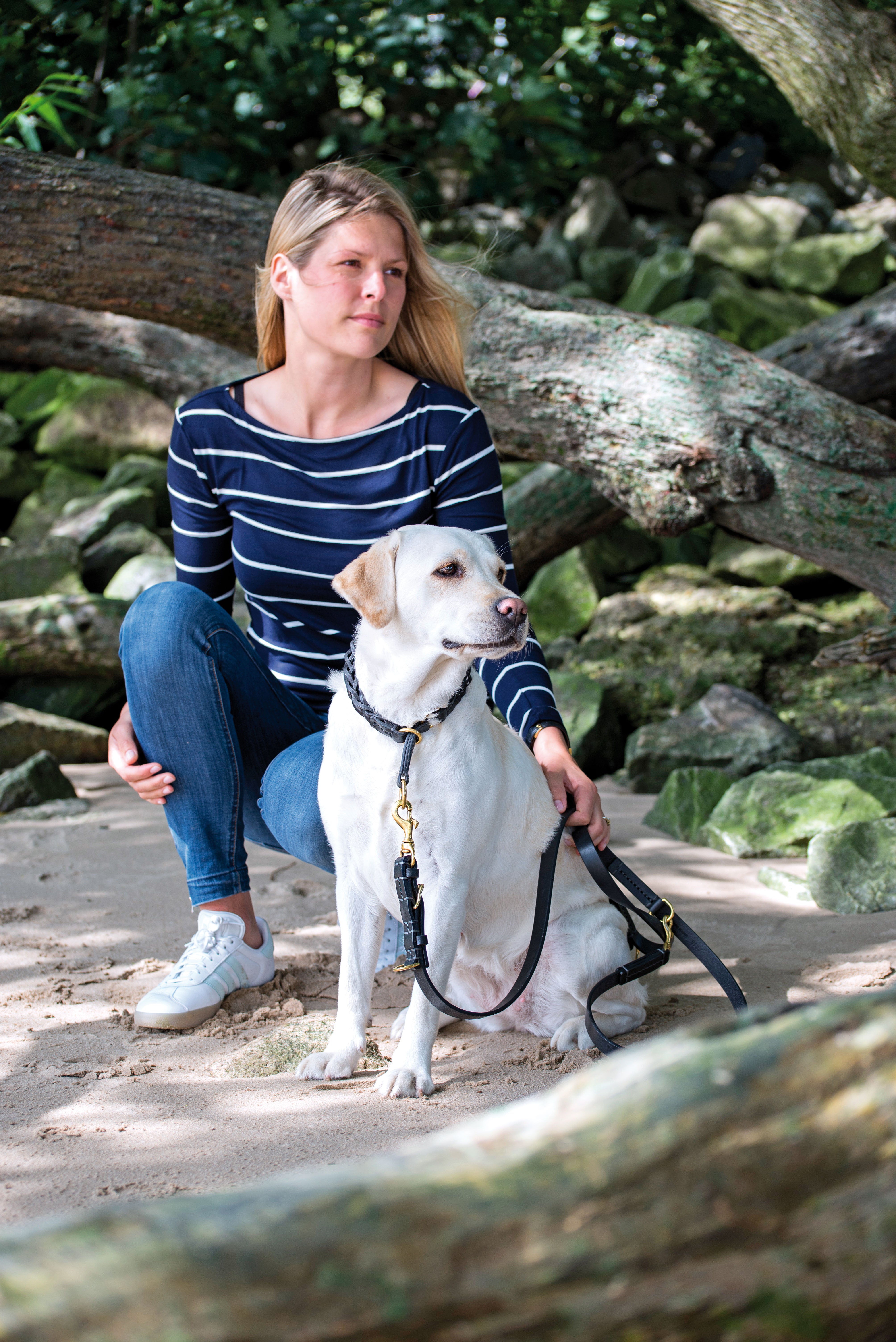 hochwertiges Set Hundeleine und Halsband aus schwarzem Geschirrledert