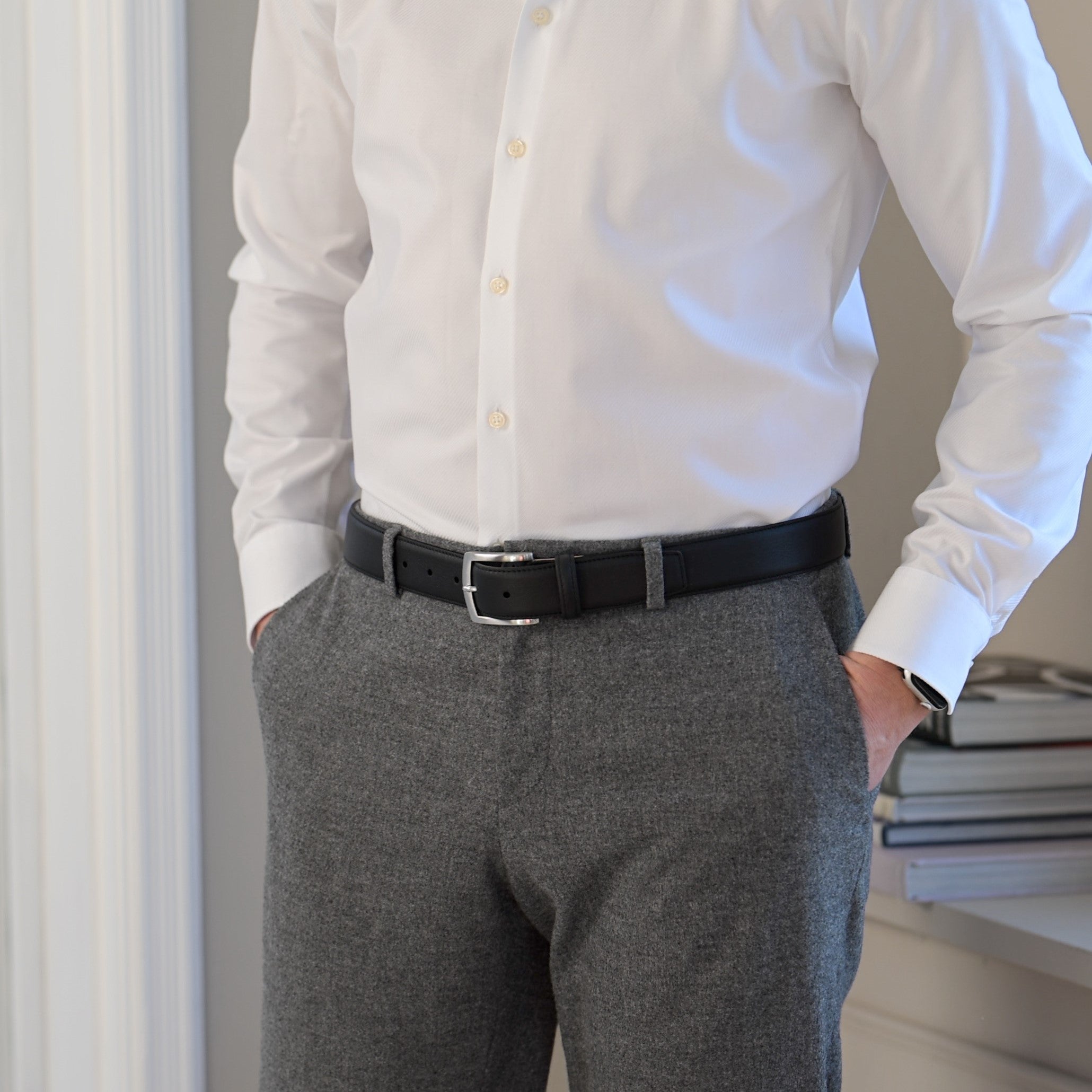 Klassischer, eleganter Anzug Ledergürtel in schwarz mit Silberschnalle, handgemacht in Deutschland