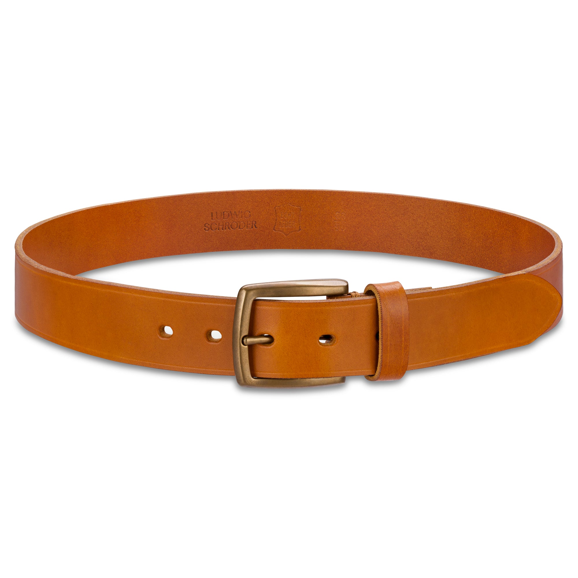 3,5cm breiter Herren Ledergürtel aus pflanzlich gegerbtem Leder in Cognac kombiniert mit handgegossener Bronzeschnalle. Innen mittig ist das Logo Ludwig Schröder eingeprägt.