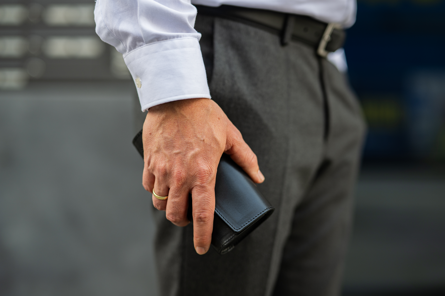 elegantes Brillenetui aus hochwertigem schwarzen Leder, handgemacht in eigener Manufaktur