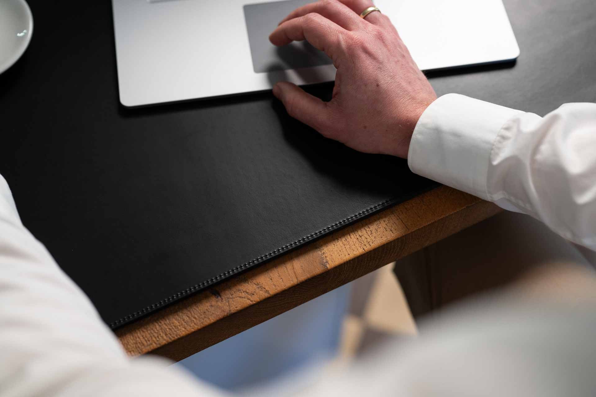 Echt-Leder Schreibtischunterlage, individuell nach Maß