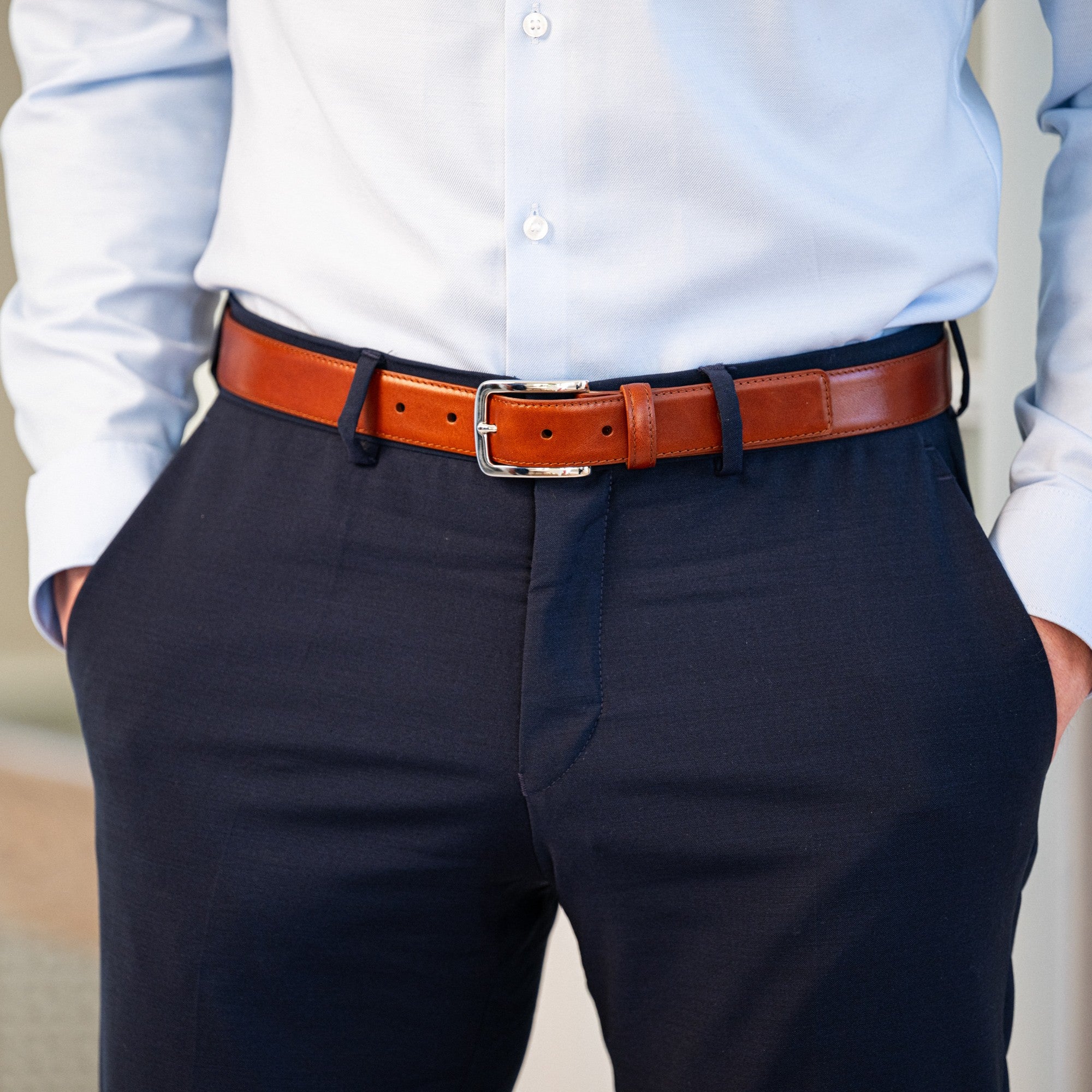 Schmaler Herren Ledergürtel in Cognac: „Alessio“ - 3 cm Breite, pflanzlich gegerbtes Leder, edle Silberschnalle