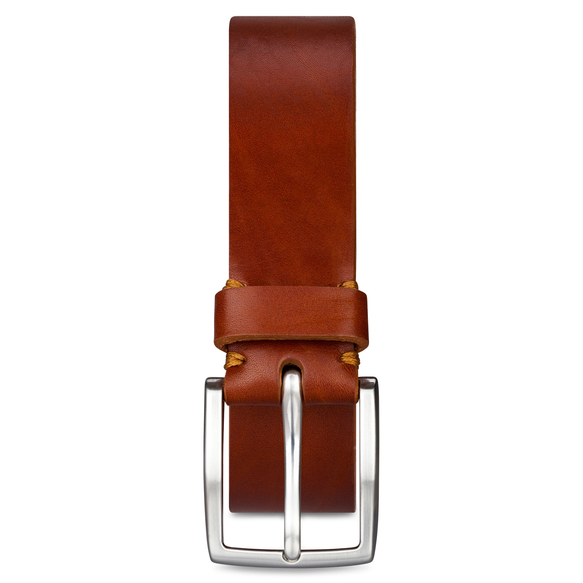 Schmaler Herren Rindledergürtel in Cognac aus dickem, pflanzlich gegerbtem Leder mit silberner Gürtelschnalle. Die Gürtelschnalle ist mit dickem Sattlergarn von Hand vernäht.