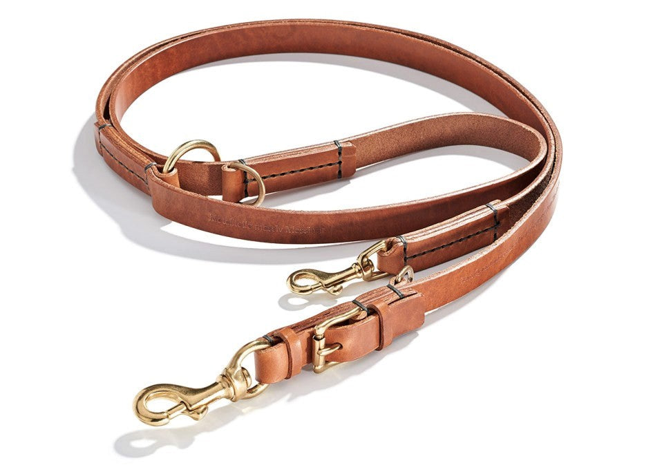 sehr robuste, handgenähte Lederleine aus norddeutschem Geschirrleder in hellbraun mit Messing Metall