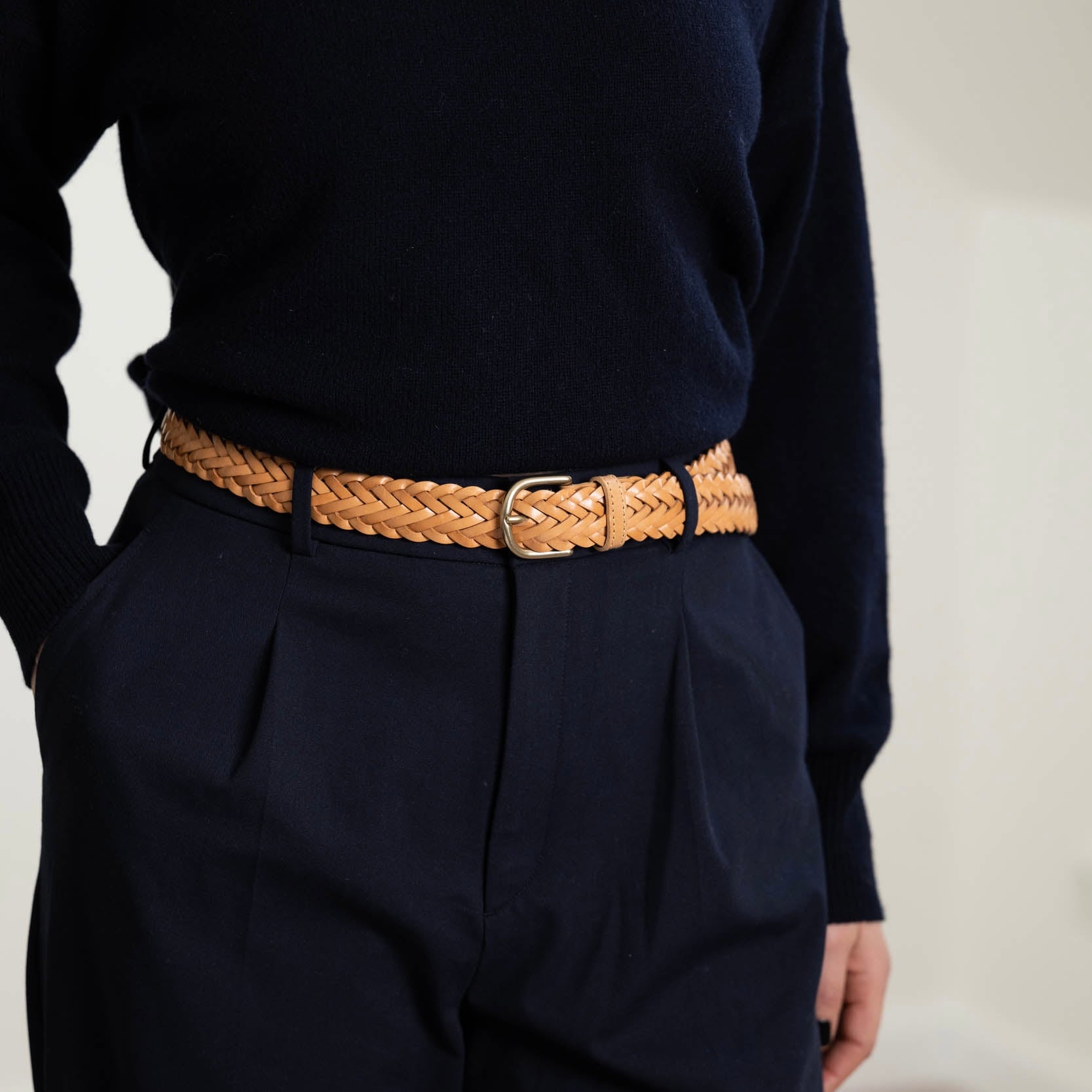 Handwerkskunst: Geflochtener Ledergürtel „Andrea“ in Natur – handgeflochtener Leder-Flechtgürtel, 3 cm breit