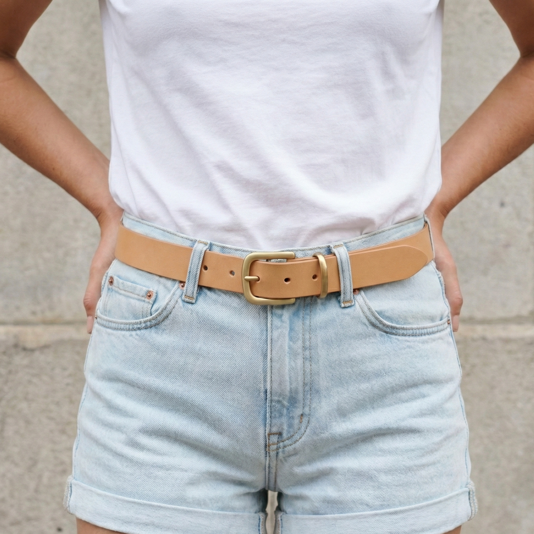 Eleganter 3cm Damengürtel „Alexandra" Naturell – Schmaler Gürtel mit Messingschnalle und Schlaufe, handgefertigt in Norddeutschland