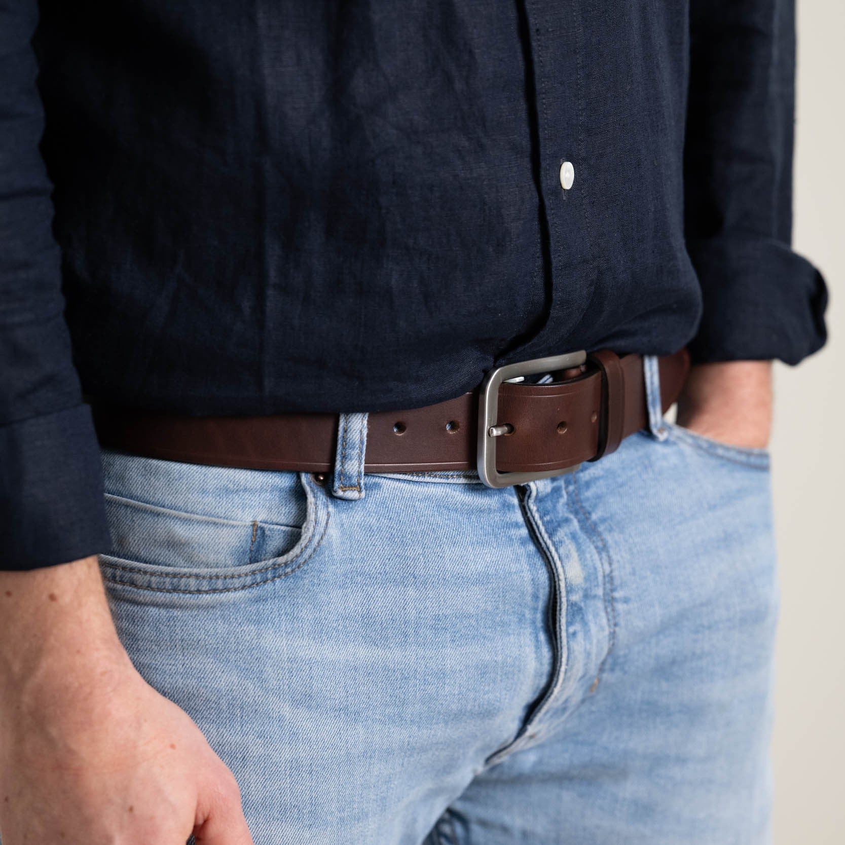 Gürtel für‘s Leben: Kobel Croupon-Ledergürtel in Braun: „Sebastian“ - 4 cm breit, 4 mm dickes Satteltaschen-Leder