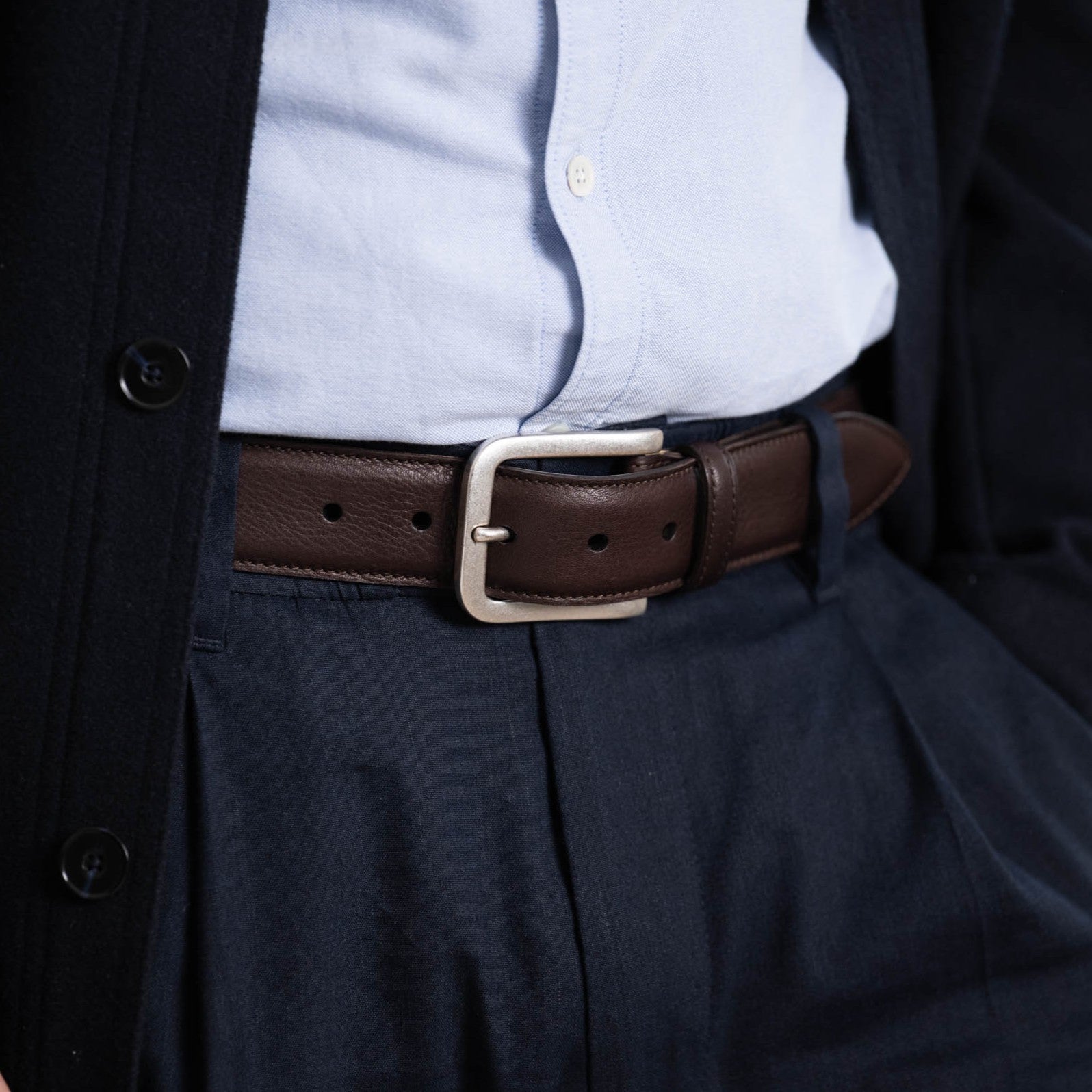 Herren Ledergürtel „Alexander" Braun aus weichem Kobel Sattelsitzleder – 4 cm, Warme, einzigartige Haptik